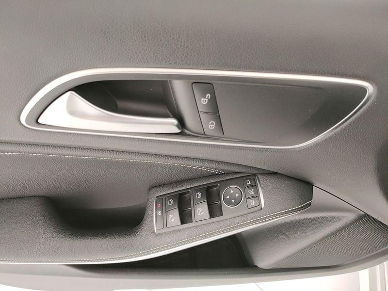 Mercedes-Benz Classe A A 180 d Sport auto my16