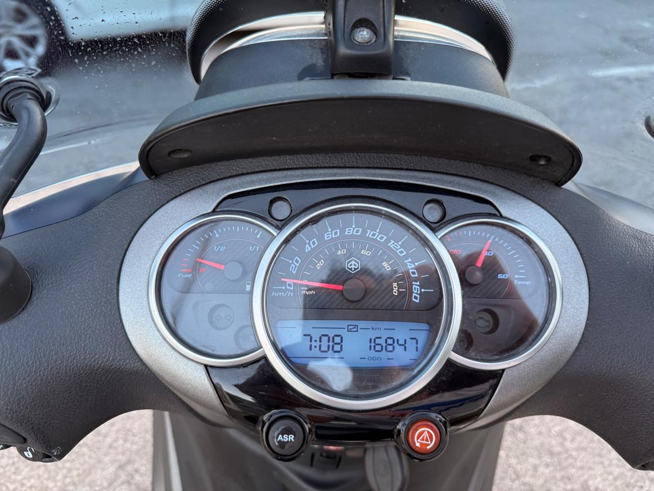Piaggio Beverly 350