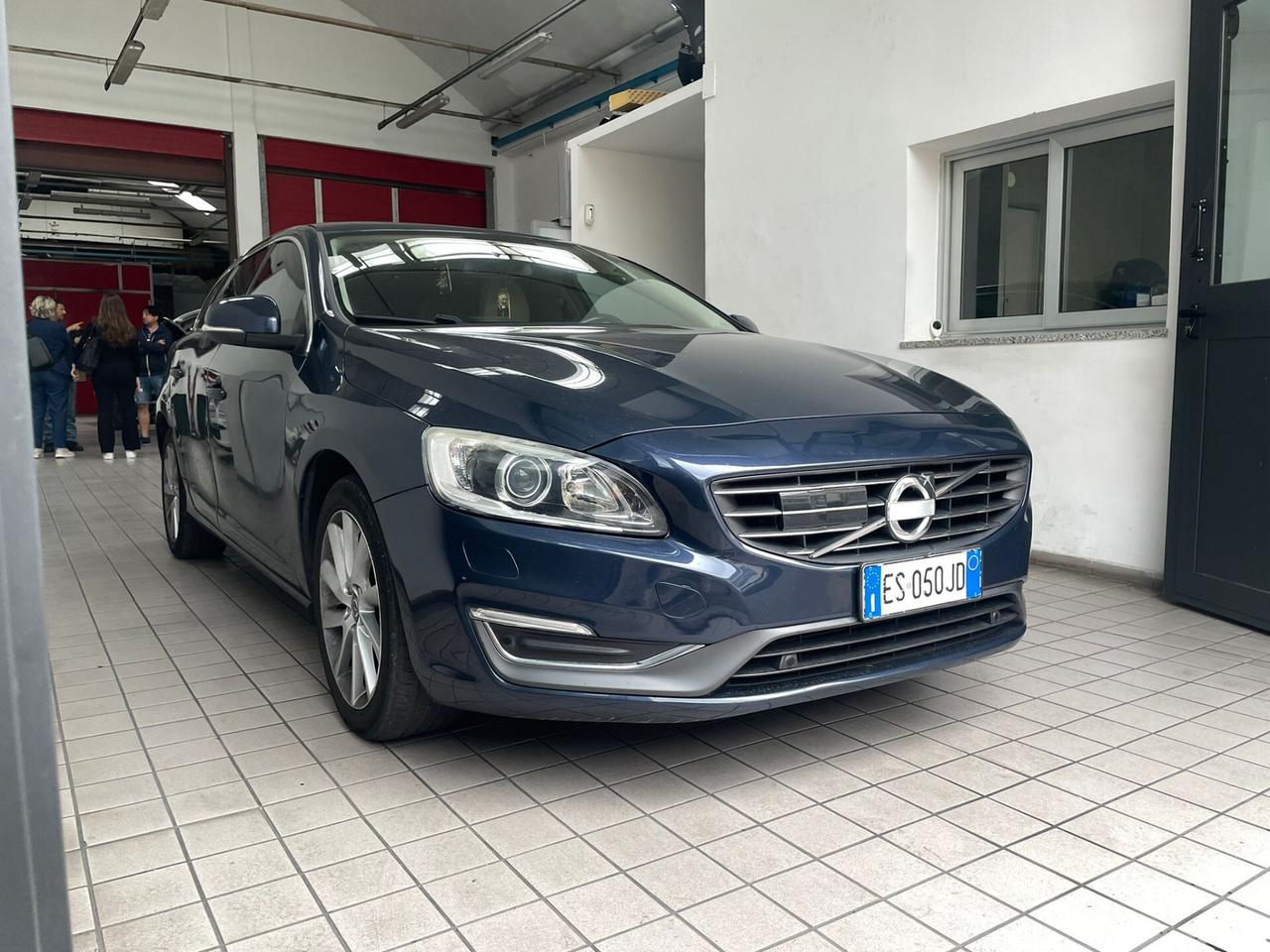 Volvo V60 D4 Geartronic Kinetic