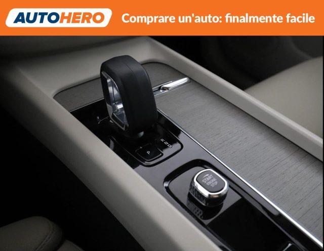 VOLVO XC60 B4 (d) AWD automatico Plus Dark