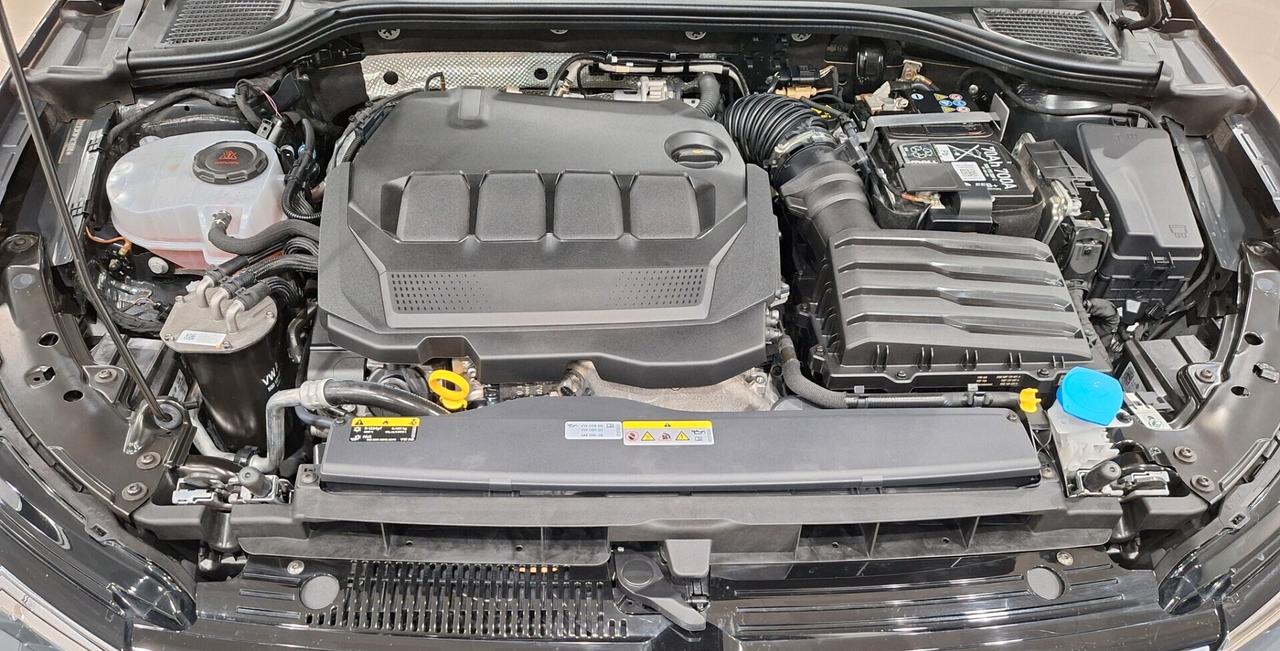 Volkswagen Golf 8 2.0 TDI DSG SCR Style 34.164 Km
