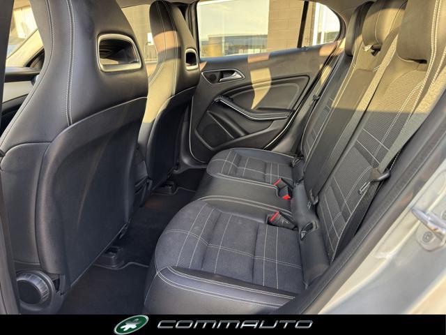 MERCEDES-BENZ GLA 200 d Automatic 4Matic Sport