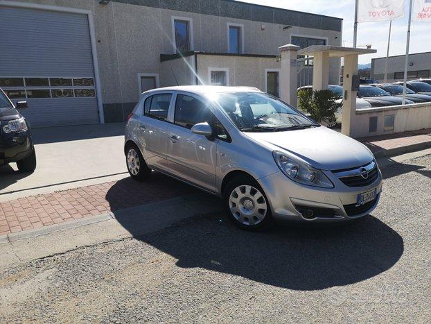 Opel corsa 1300 cdti 70cv