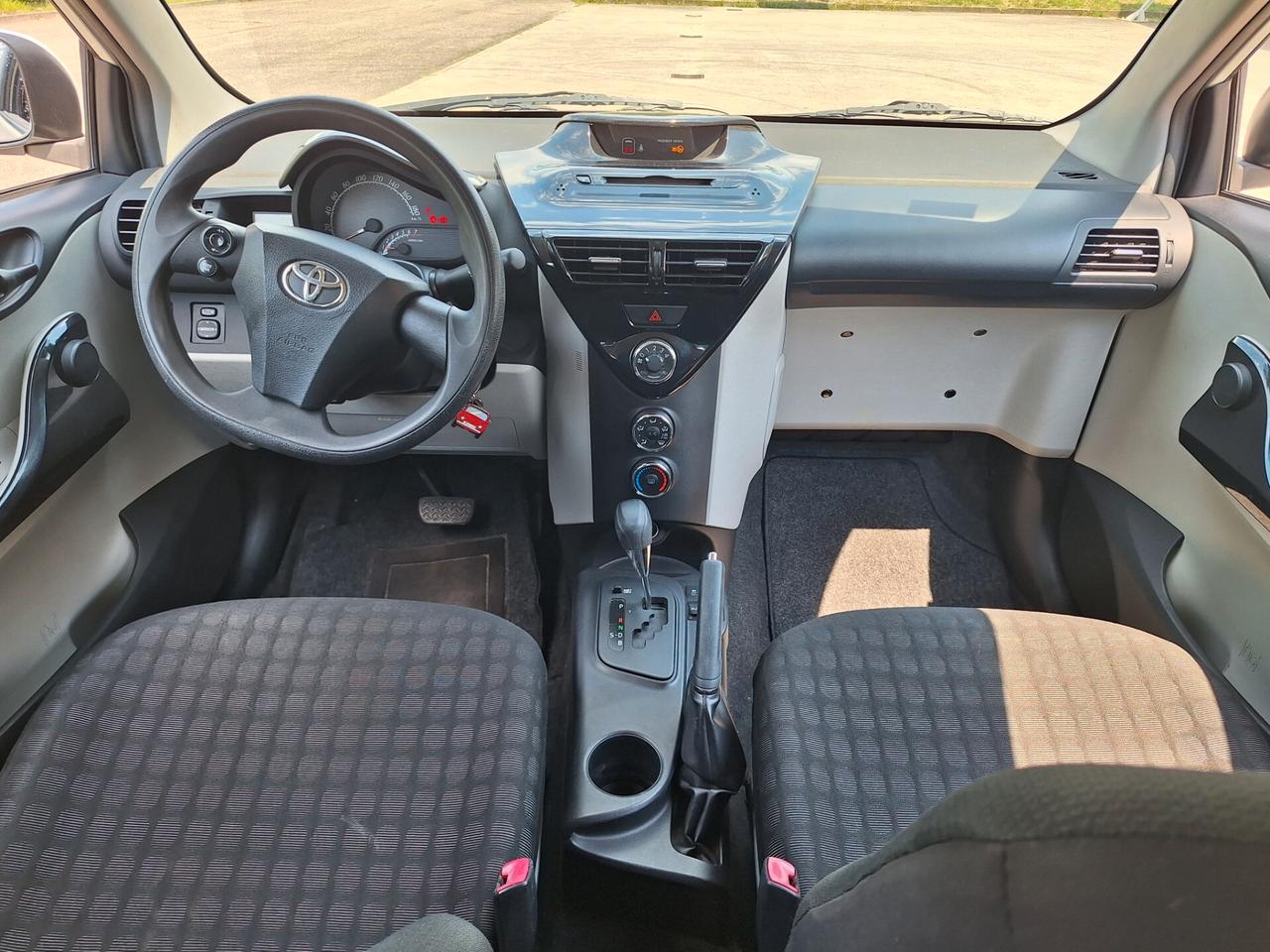 Toyota iQ 1.0 CVT Trend CAMBIO AUTOMATICO