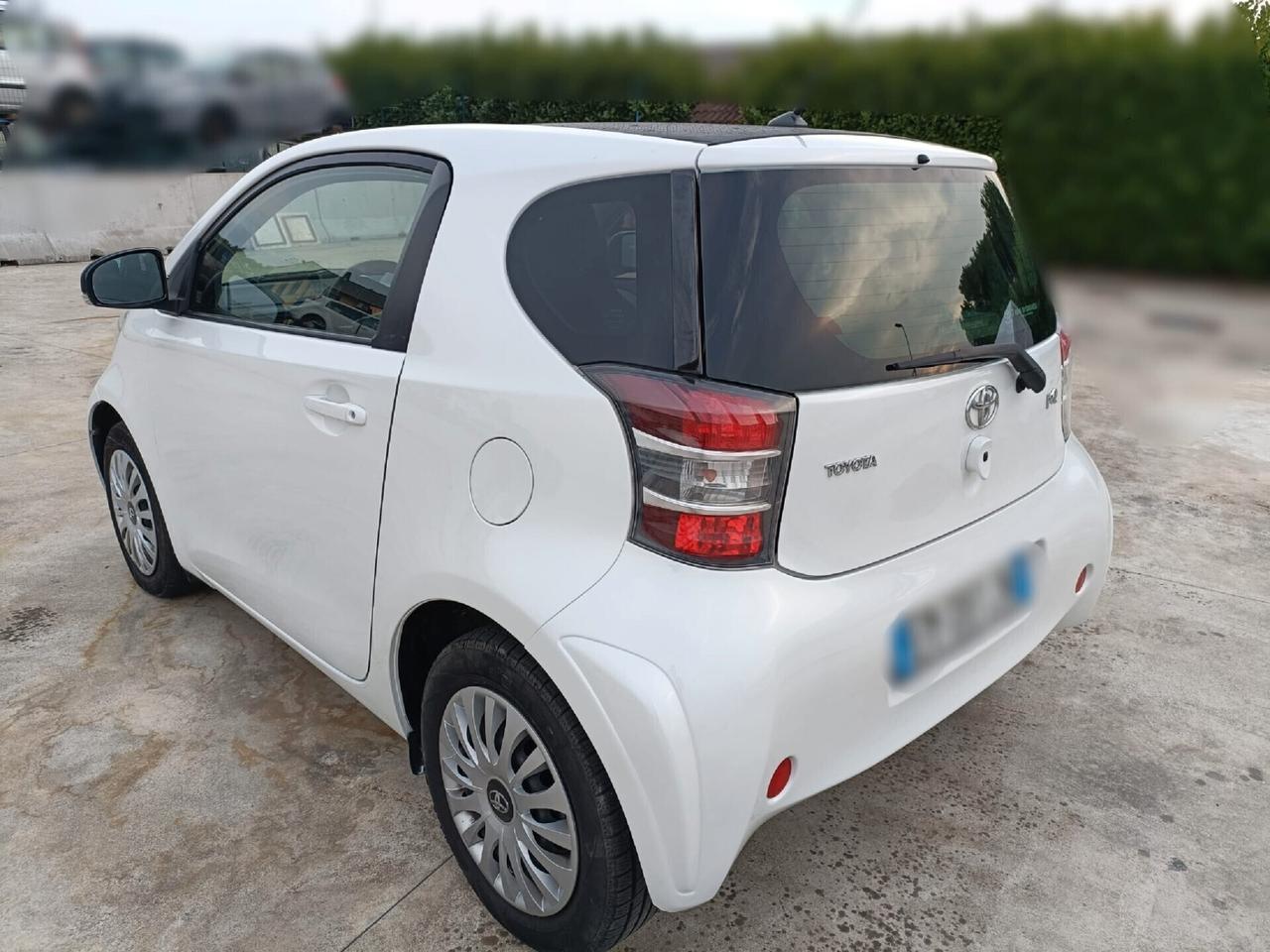 Toyota iQ 1.0 CVT Trend