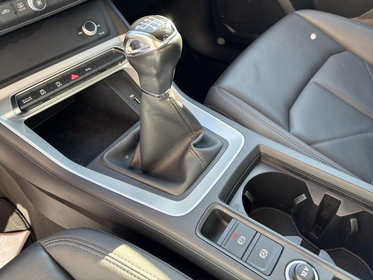 Audi Q3 35 TFSI LED-PELLE-NAVI-18"