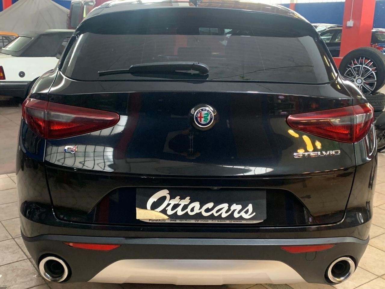 Alfa Romeo Stelvio 2.2 Turbodiesel 210 CV AT8 Q4 Executive