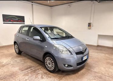 Toyota Yaris 1.0 5 porte Luxury pack