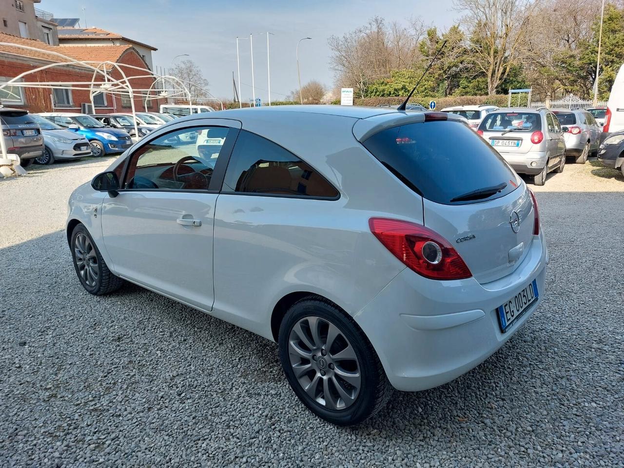 Opel Corsa 1.2 80CV 3 porte GPL- UNICO PROPRIETARIO