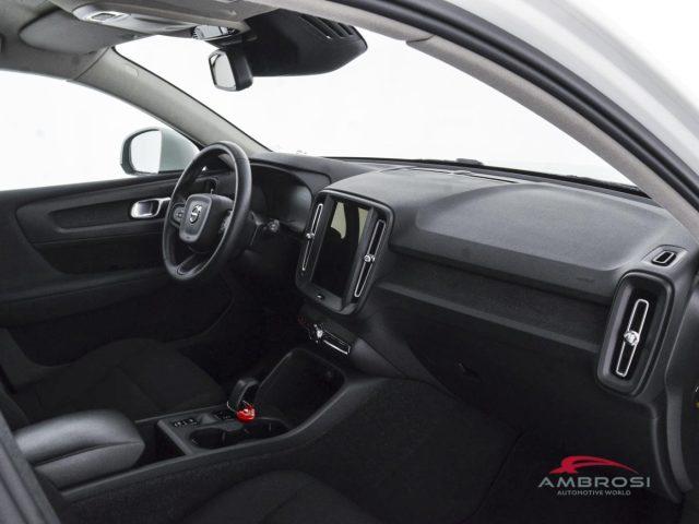 VOLVO XC40 T2 Momentum Core