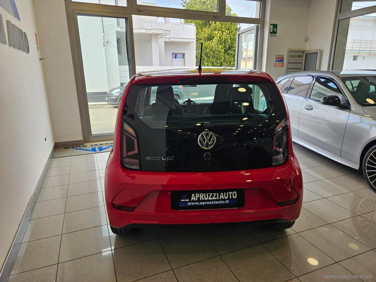 VOLKSWAGEN 1.0 5p. eco high up! BMT