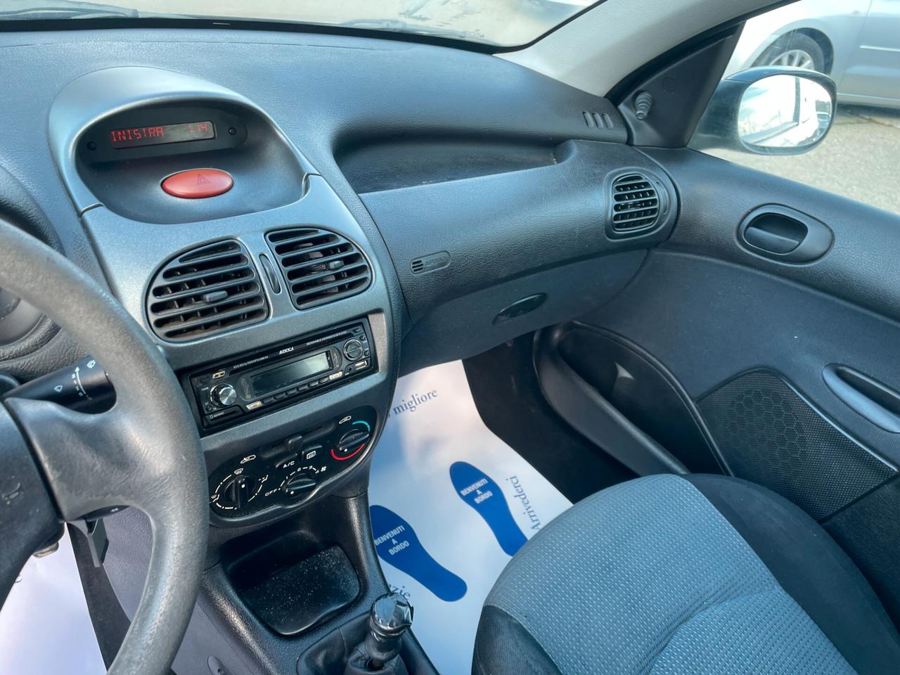 Peugeot 206 1.1 3p. Lee