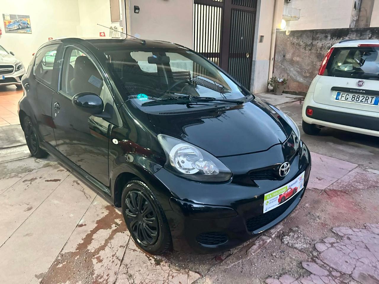 TOYOTA AYGO 1.0 68CV 2012 EURO 5 TOTAL BLACK