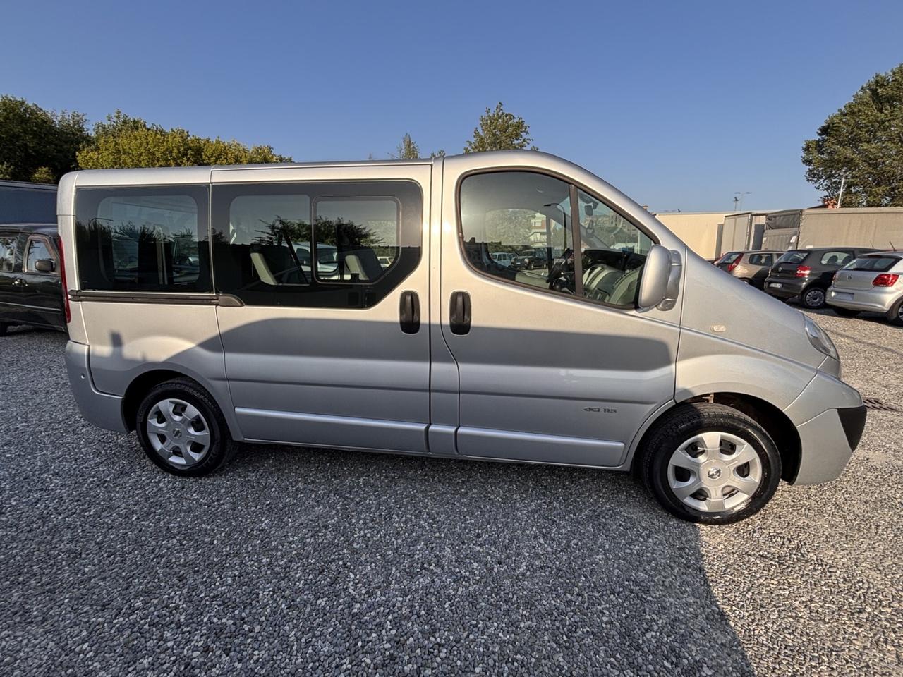 nissan primastar 7 posti trasporto 2 carrozzine per disabili