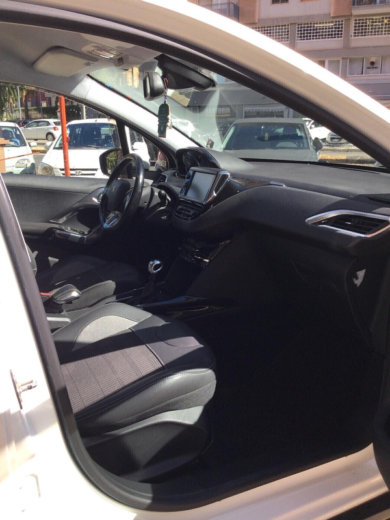 Peugeot 2008 BlueHDi 100 S&S Allure