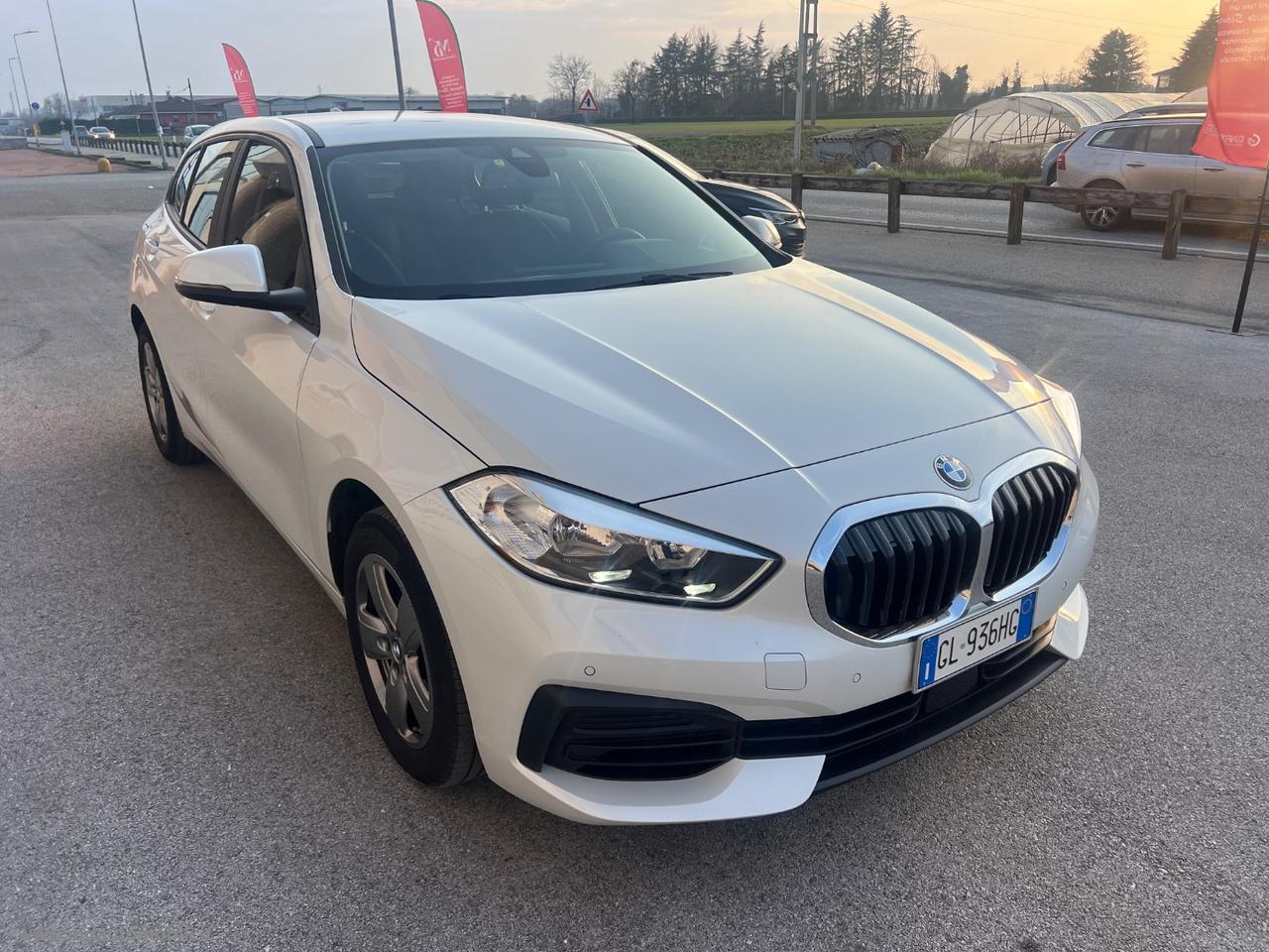 BMW 118i 5p. Advantage AUTOMATICO NAVIGATORE