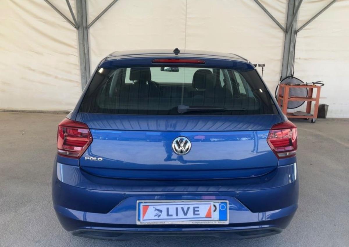 VOLKSWAGEN - Polo