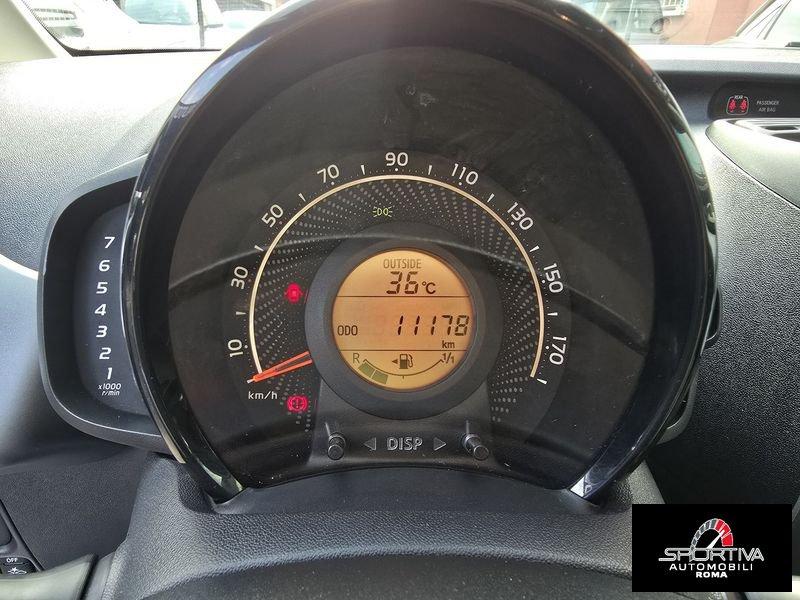 Toyota Aygo 11000 KM PARI AL NUOVO! Connect 1.0 VVT-i 72 CV 5 porte x-clusiv