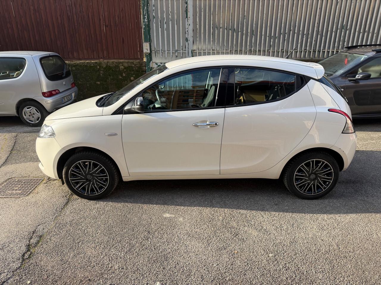 Lancia Ypsilon 1.2 69 CV 5 porte S&S Platinum
