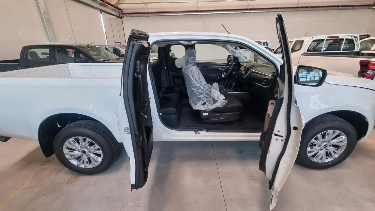 Isuzu D-Max Space N60 BB 4 posti Autocarro NUOVO