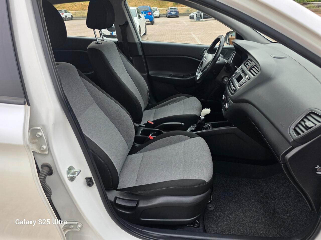 hyundai i20 1.2 valutiamo usato
