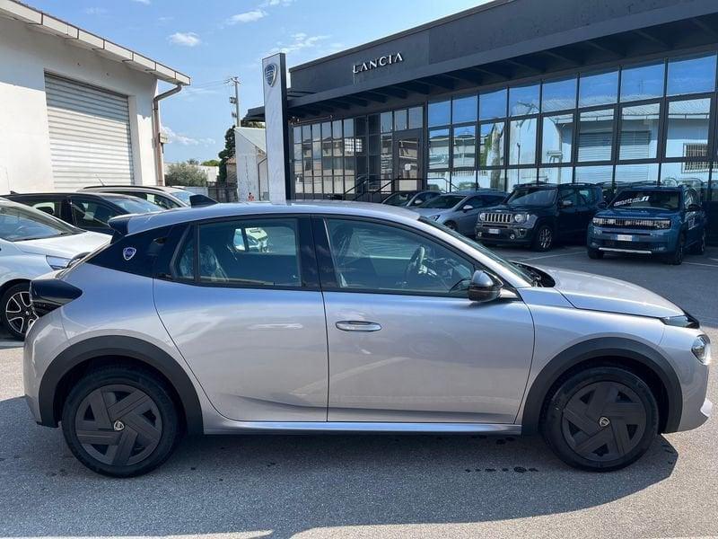 Lancia Ypsilon Hybrid e-DCT