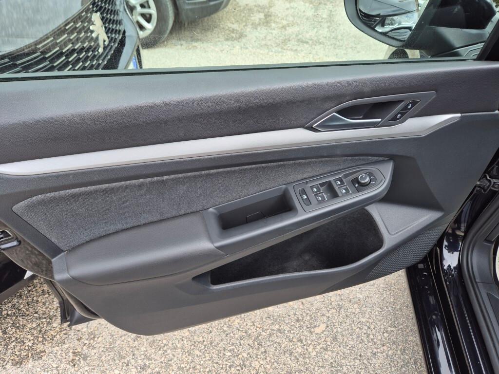 Volkswagen Golf 8 1.0 110CV eTSI EVO DSG Life