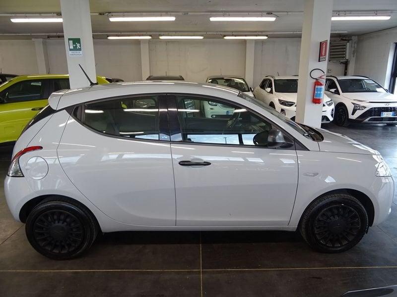 Lancia Ypsilon 1.2 69cv Silver