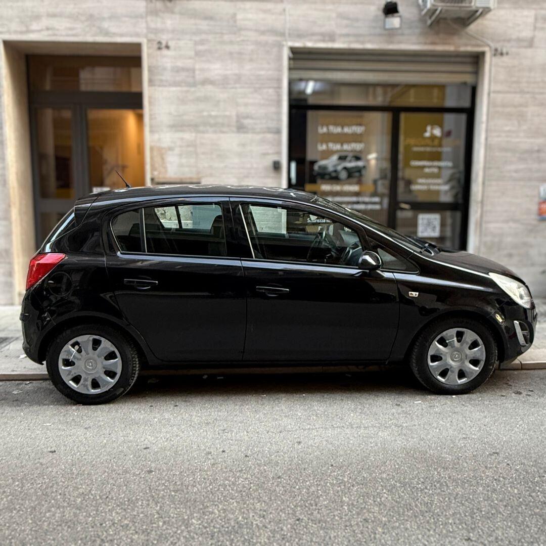 Opel Corsa 1.2 5 porte Cosmo