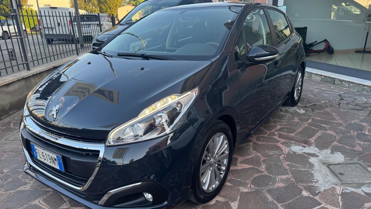 Peugeot 208 PureTech 82 5 porte Allure