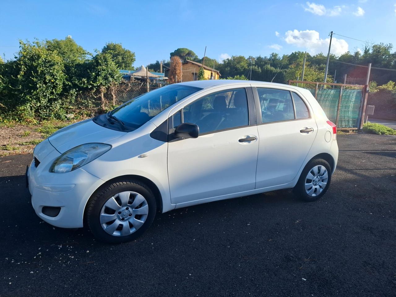 Toyota Yaris 1.0 5 porte