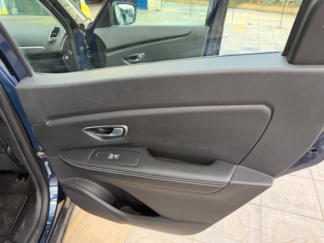 Renault Grand Scenic dCi 8V 110 CV EDC Energy Intens