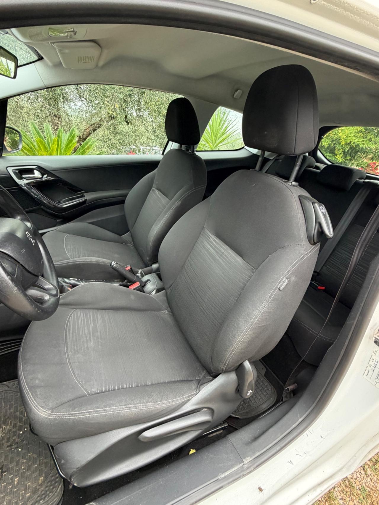 Peugeot 208 PureTech 82 3 porte Active
