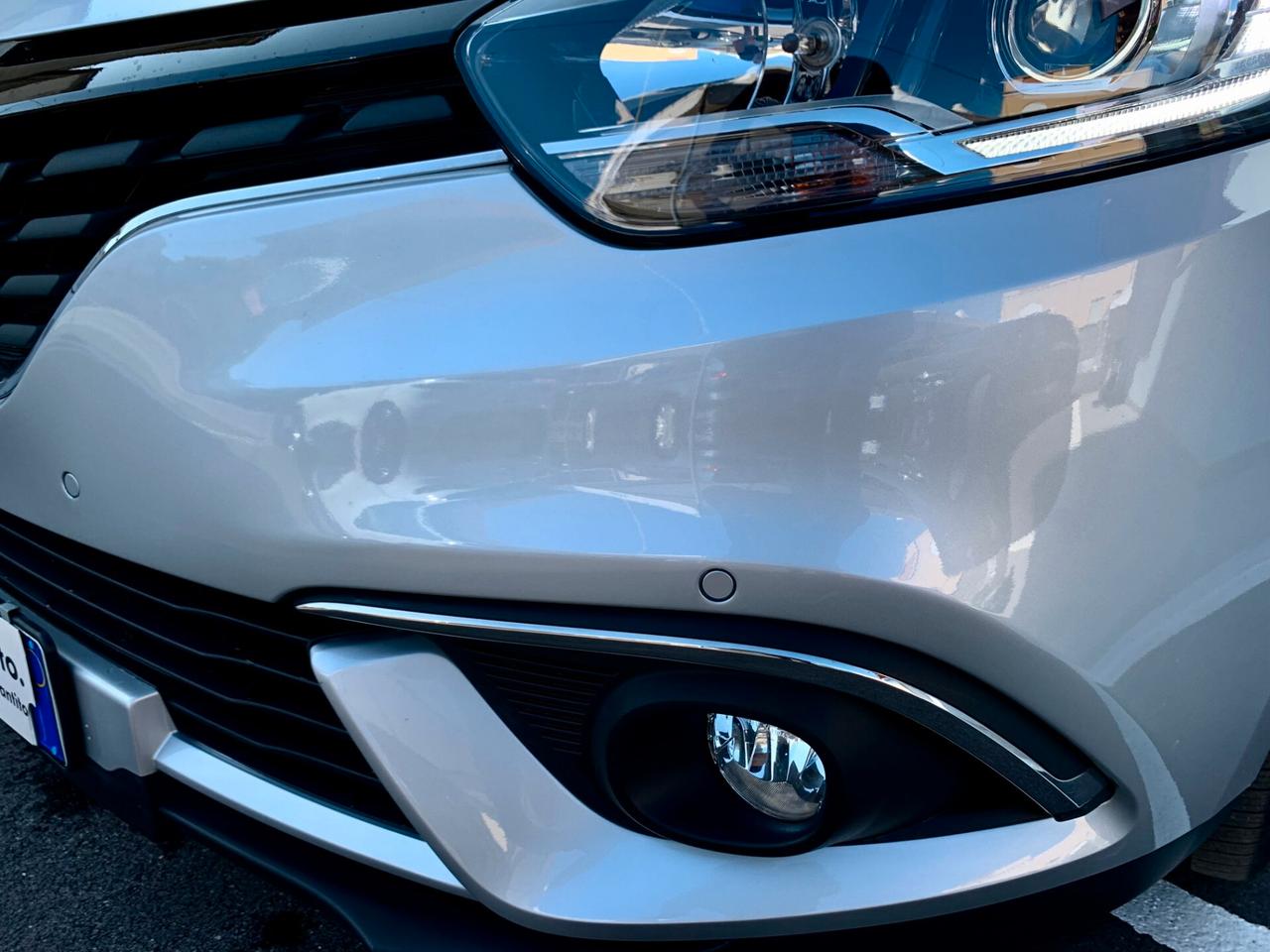 Renault Grand Scenic dCi 120 CV EDC Sport 7 POSTI