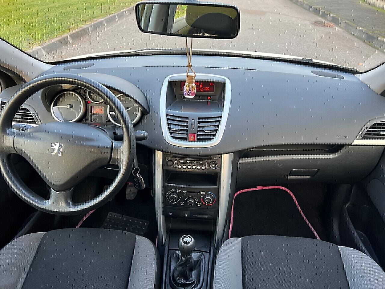 Peugeot 207 1.4 Benzina Ok Neopatentati