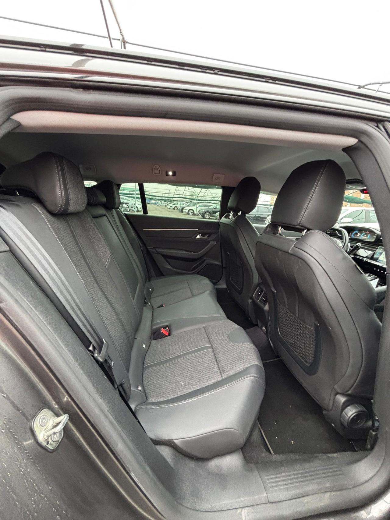 Peugeot 508 Plug-in Hybrid 225 e-EAT8 Allure Pack