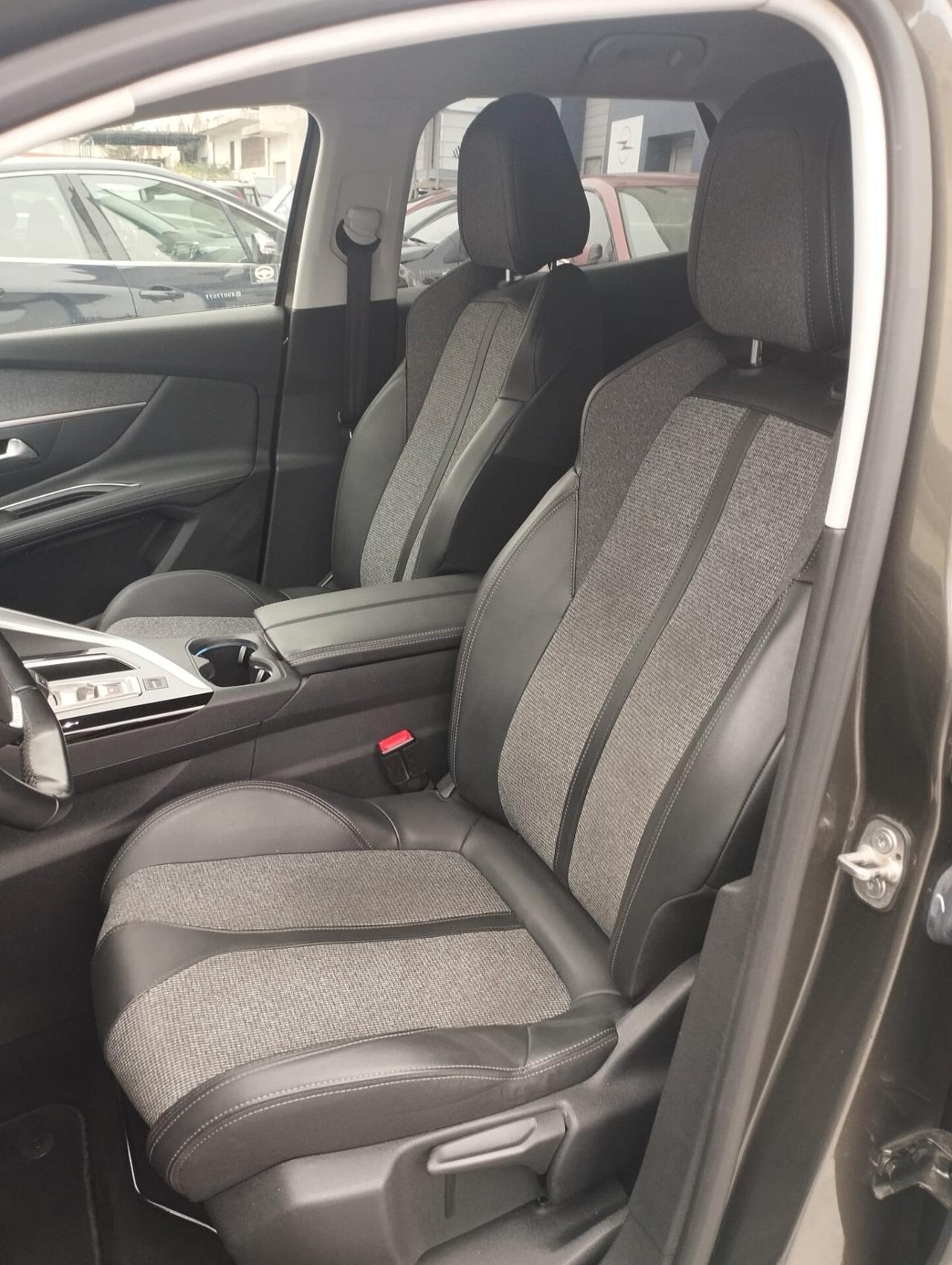 Peugeot 3008 BlueHDi 130 S&S EAT8 Allure