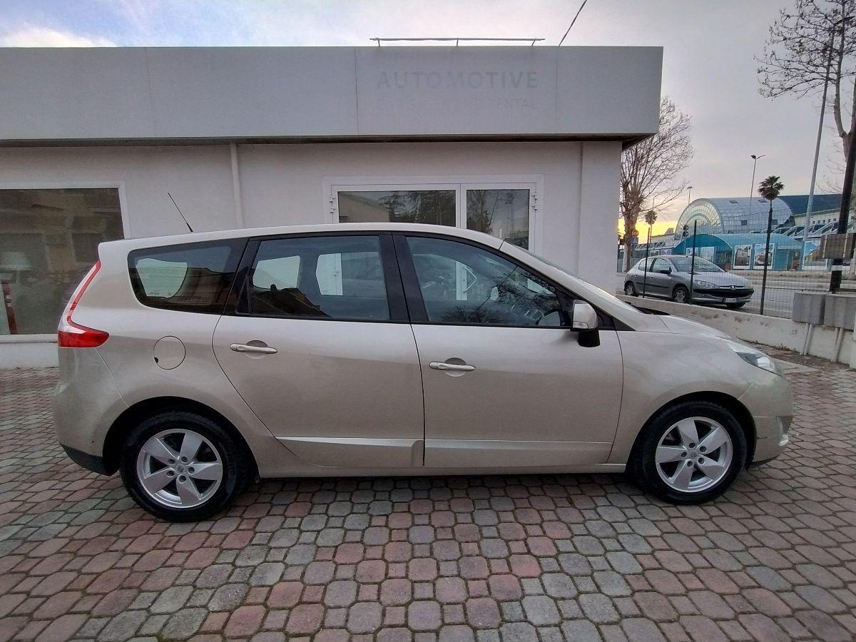 RENAULT - Scénic - 1.5 dCi 110CV 7 POSTI