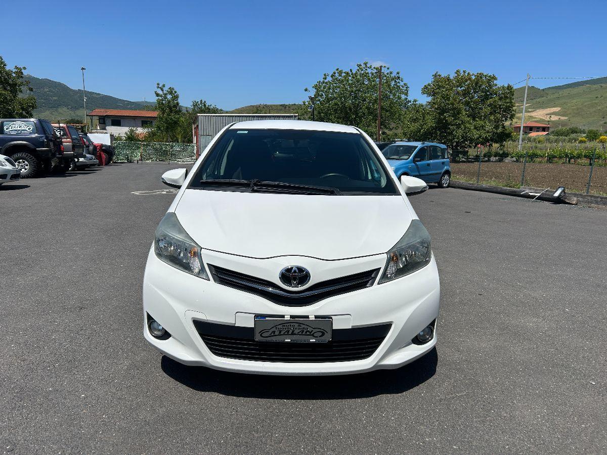 TOYOTA - Yaris - 1.4 D-4D 5p. Lounge NAVI TELECAMERA