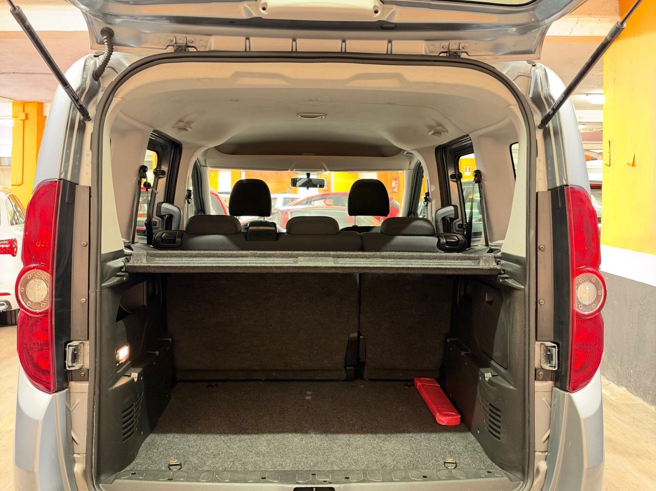 FIAT DOBLO 1.4 CON SOLI 73.313 KM IN CONDIZIONI DA VETRINA.