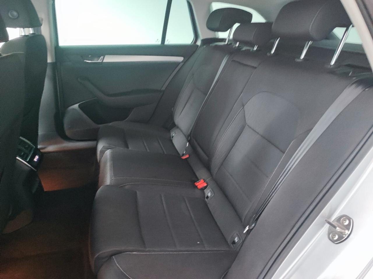 Skoda Superb 2.0 TDI 150 CV SCR DSG Wagon SportLine