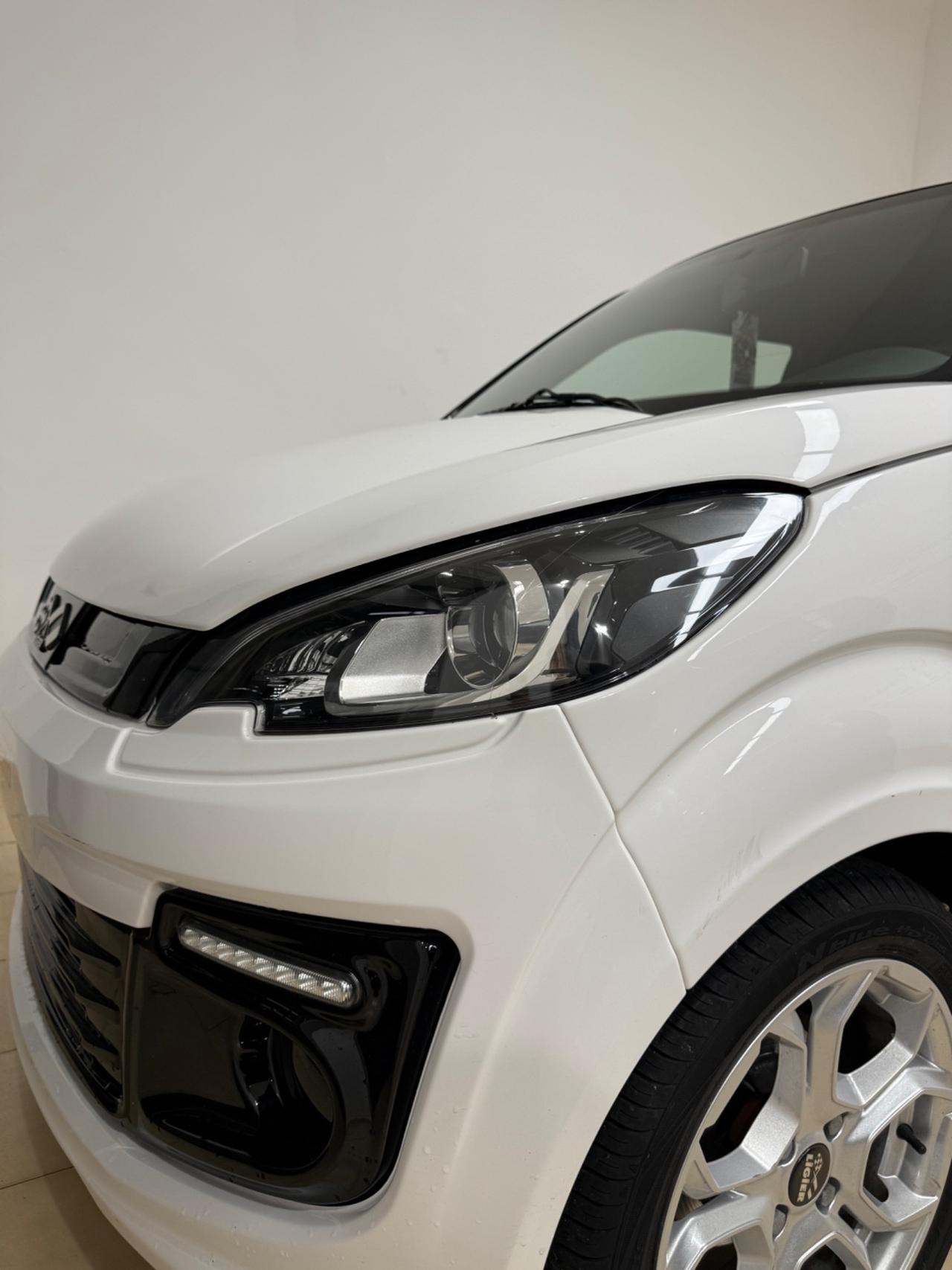 Ligier JS JS50 DCI Revolution Elegance Ice