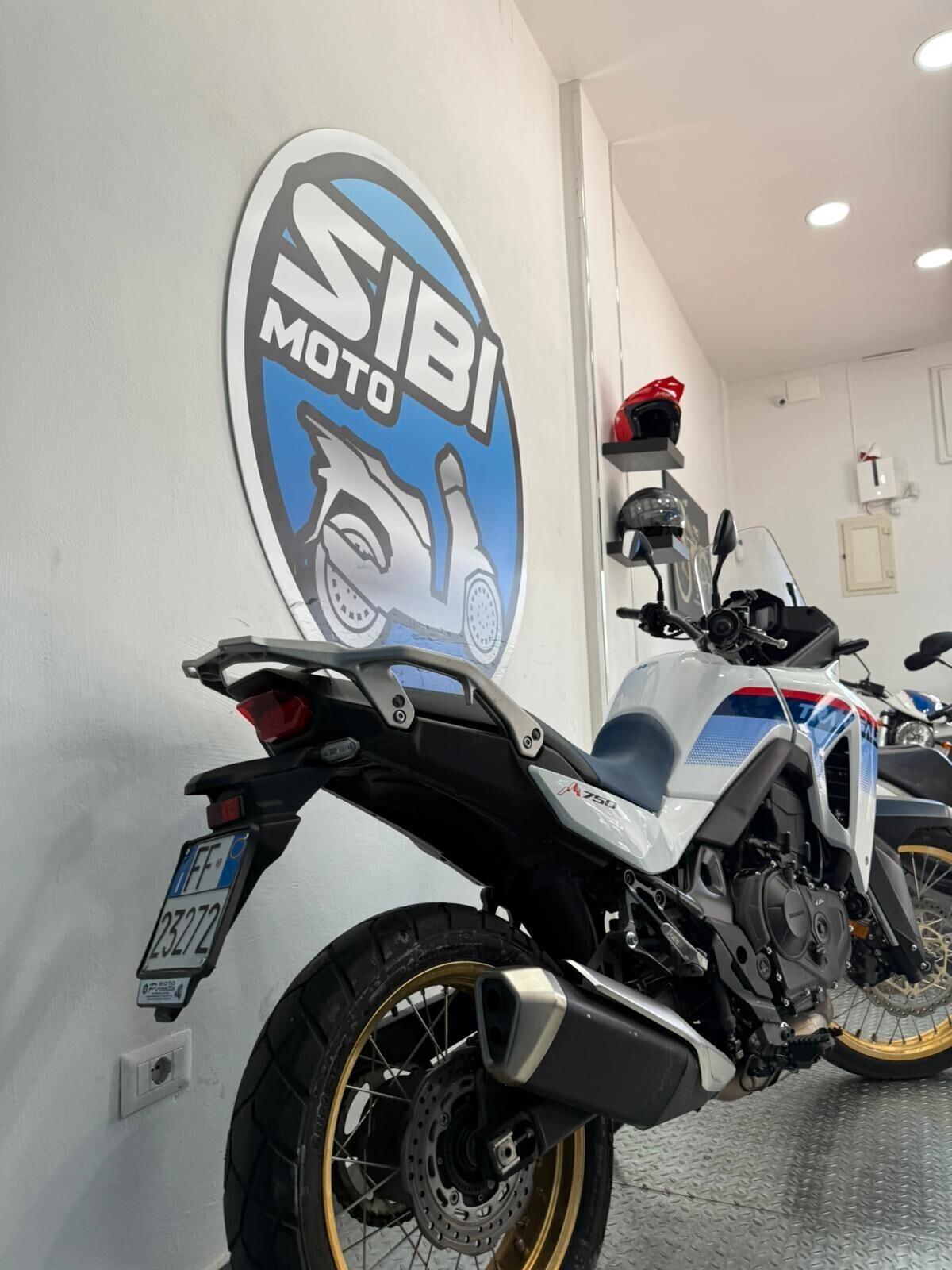 Honda Transalp 700