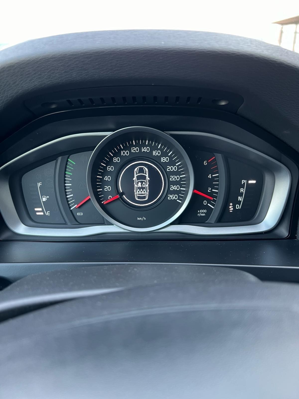 VOLVO V 60 SW 2.0 DIESEL ANNO 2018