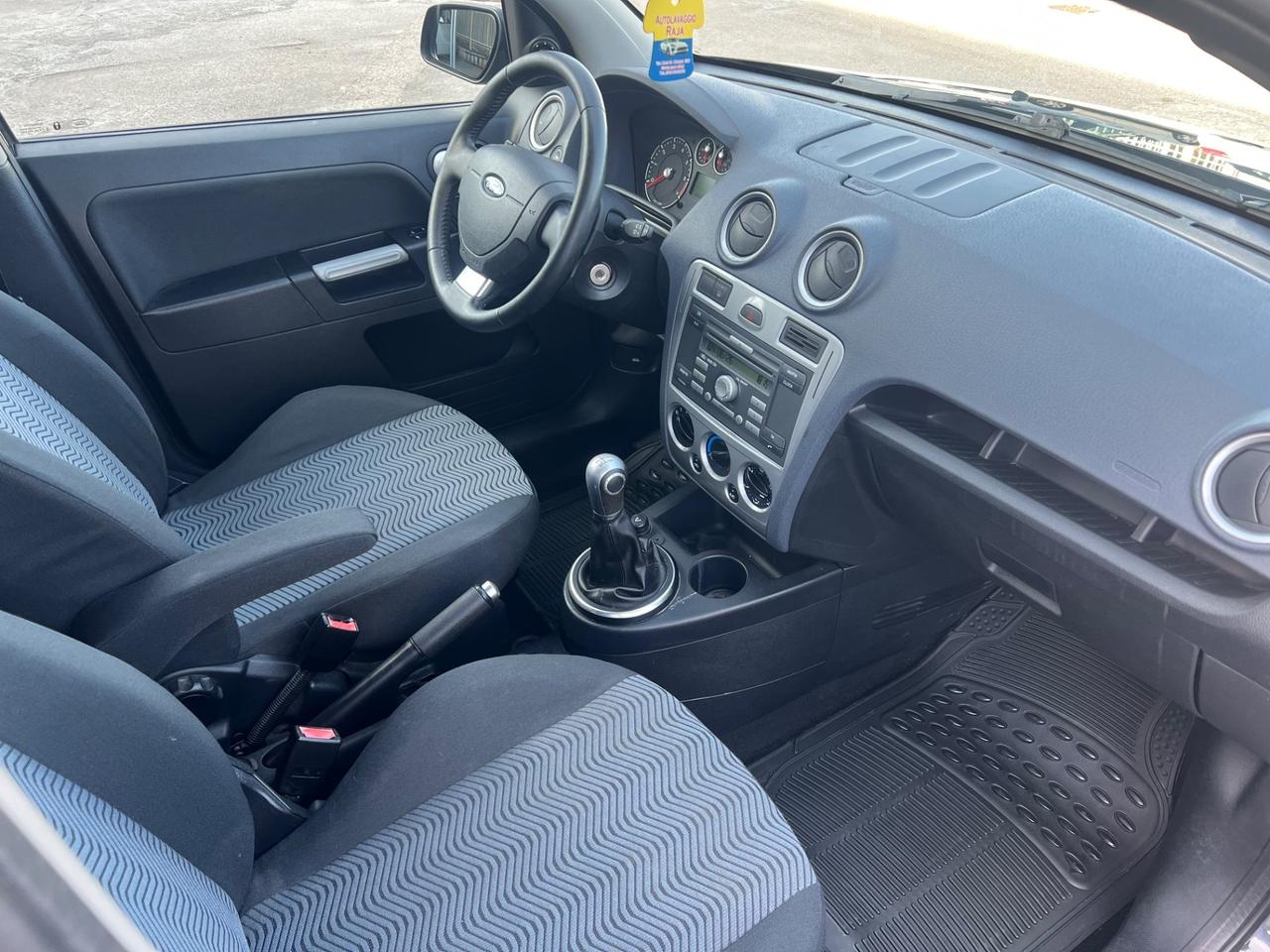 Ford Fusion 1.4 16V 5p. Titanium