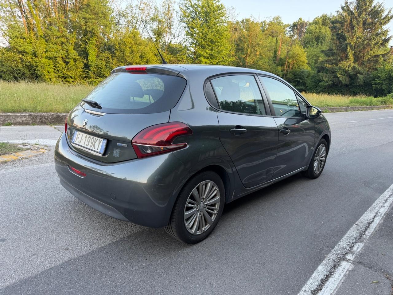 Peugeot 208 PureTech 82 5 porte Allure