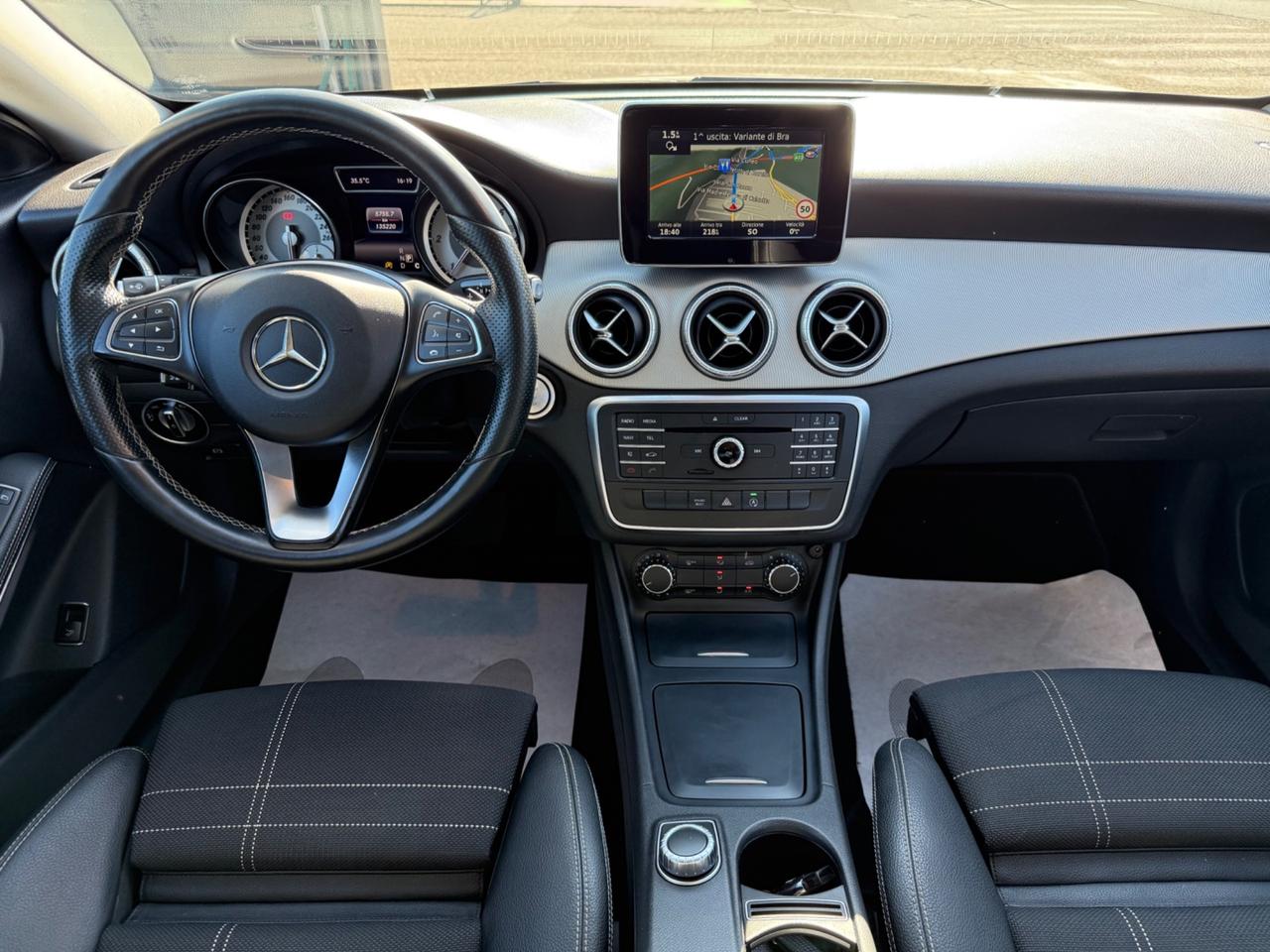 Mercedes-benz CLA 180 BERLINA Automatic Sport Night