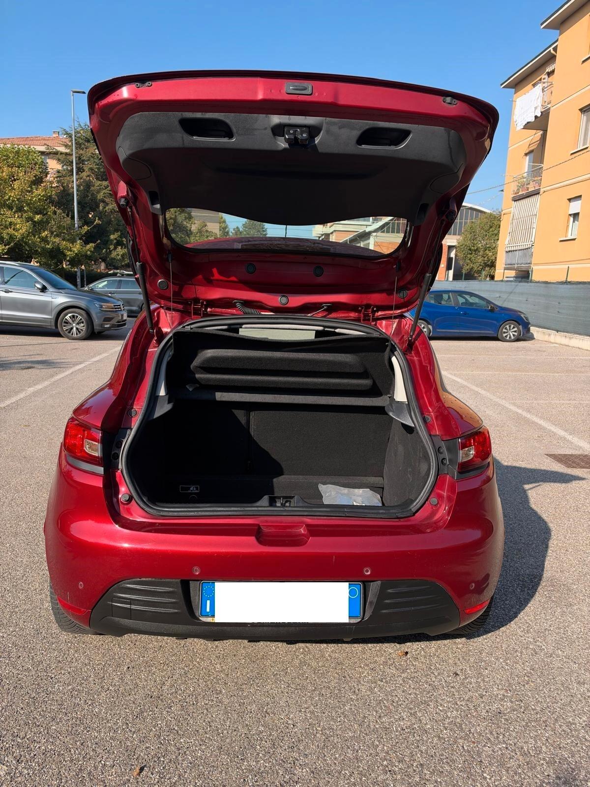 Renault Clio 1.2 - NAV. - NEOPATENTATI - 12 MESI DI GARANZIA -