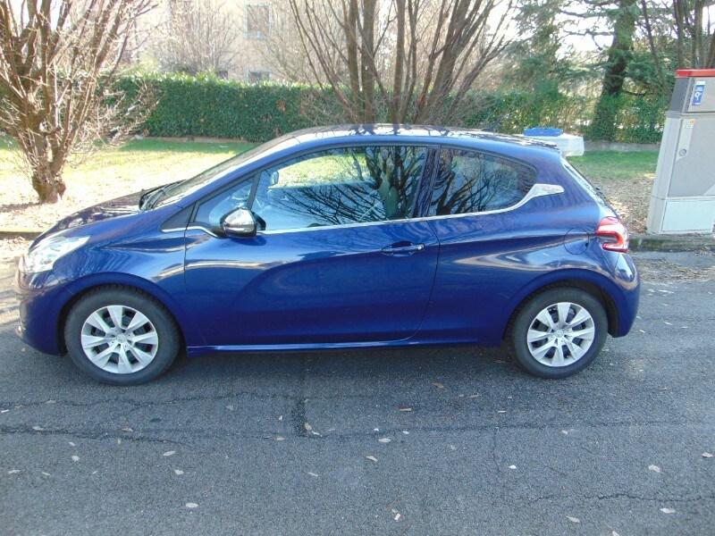 PEUGEOT 208 1° serie 1.6 e-HDi 92 CV Stop&Star...