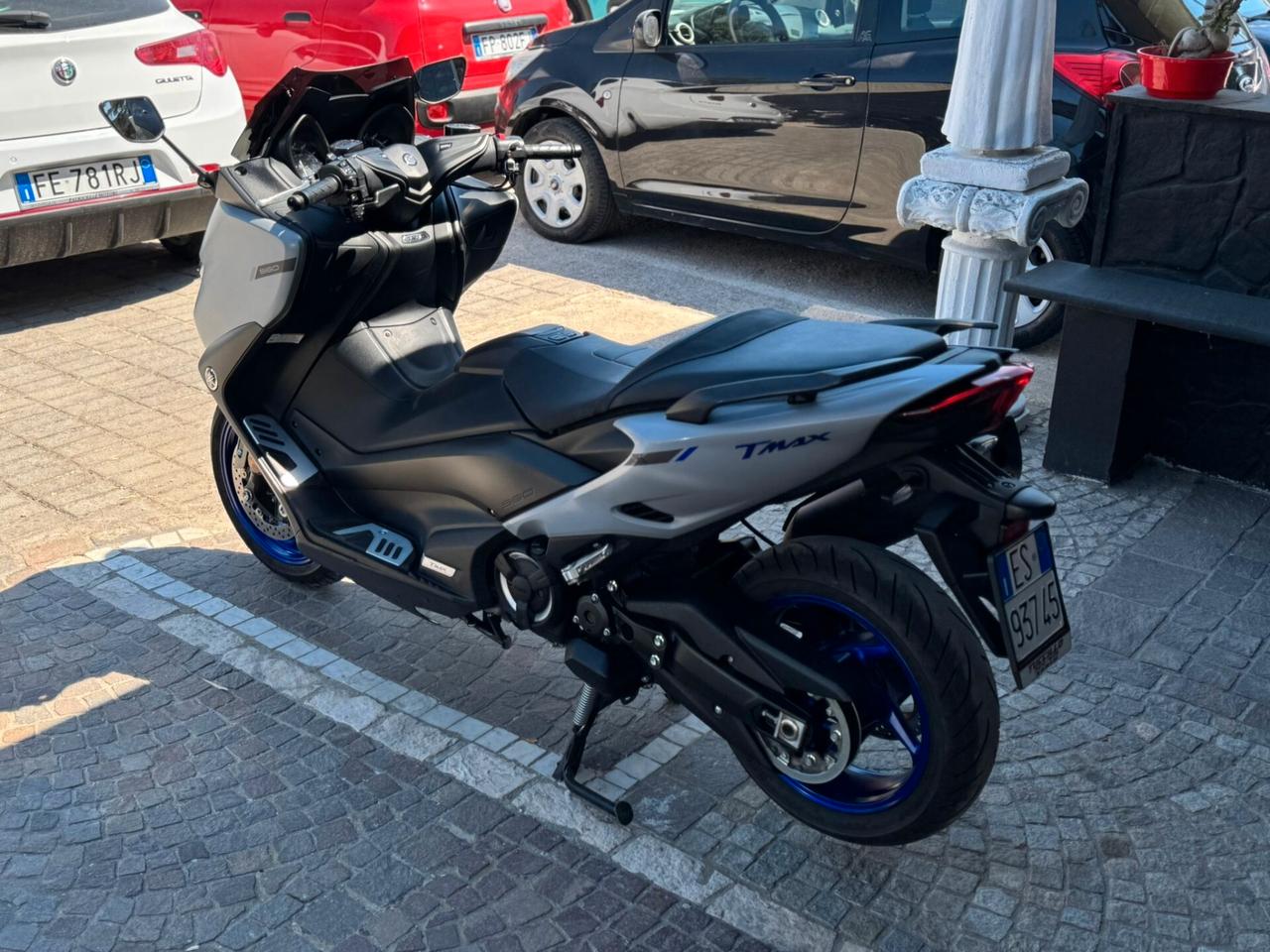 Yamaha T-Max 560